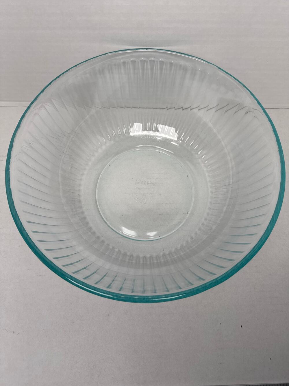 Pyrex 7404-S Clear Aqua Tint Ribbed 4.5Q Mixing Bowl USA 4.3L No Lid
